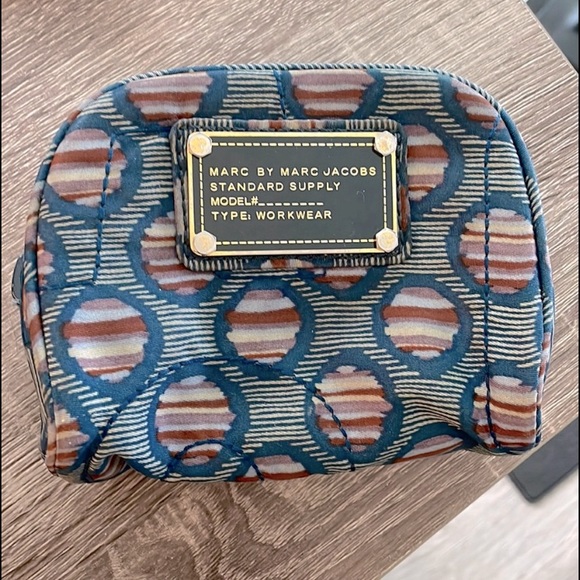 [Marc by Marc Jacobs] Mini Nylon Glee Print Cosmetic Pouch - Picture 1 of 6